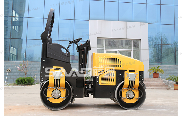小型壓路機(jī)壓實(shí)操作應(yīng)遵循先輕厚重、先慢后快原則